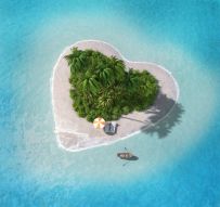 Фотообои Остров в форме сердечка