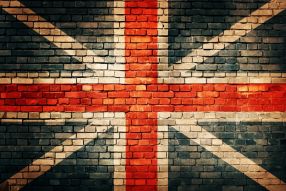 Фотообои Флаг Великобритании на кирпичной стене