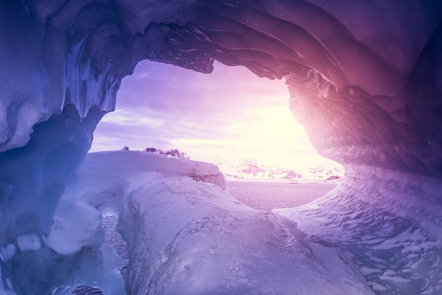 Фотообои Леденая пещера