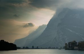 Фотообои озеро в горах