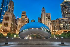 Фреска Большой металлический пончик в Чикаго