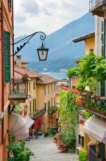 Картина на холсте Улица в Италии с зеленью, арт hd0446801